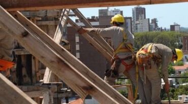 LA REVITALIZACIÓN de la industria de la construcción es uno de los factores que permitió mejorar la performance industrial de la provincia. Archivo/Mauricio Garín