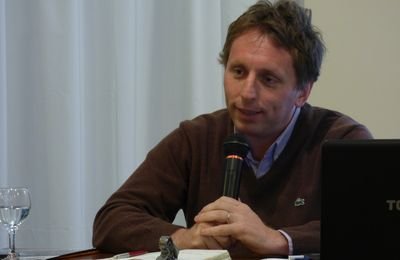 SCHORR: 'En la presente década de reindustrialización no hubo política industrial.La industria creció