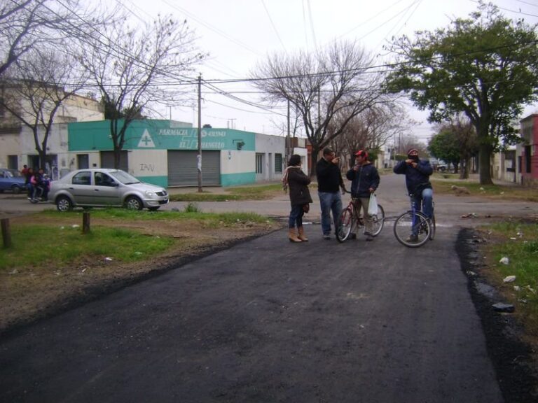 LA OBRA mejora las condiciones de transitabilidad y accesibilidad tanto vehicular como peatonal en la zona. Prensa Mun. de Rosario