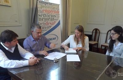 EN MARCHA. Acto de apertura de ofertas para construcción del Centro Tecnológico de Rafaela. En la foto Marcelo Ortenzi