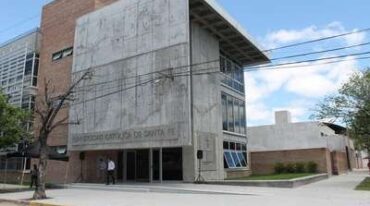 Esta obra constituye un 'claro testimonio de la determinación y el esfuerzo que hace y ha hecho la Universidad Católica de Santa Fe por estar presente con una oferta académica seria y sostenible'