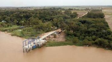 Imponente. La toma de agua sobre el río Coronda