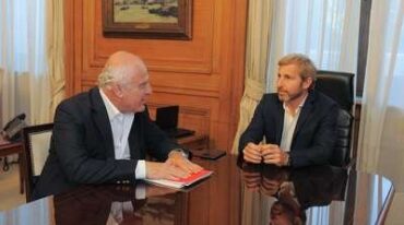 EL GOBERNADOR de la provincia Miguel Lifschitz (izq.) en la entrevista que mantuvo con el ministro de Interior