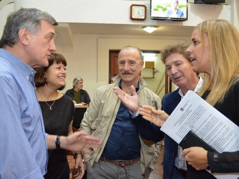 Argumentos. La concejala Daniele León (a la derecha) plantea que 'la cuestión es tener un plan alternativo para cuando la prevención del consumo de drogas fracasa'. La iniciativa recibió críticas y un límite por parte del municipio. gentileza Concejo Rosario