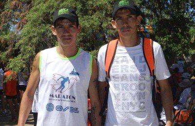 Inseparables. Gustavo (izquierda) y Gabriel Oliva se entrenan juntos y por lo general también corren las mismas competencias. Si bien el primero de ellos se ha destacado un poco más