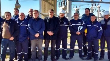 Obras energéticas. Rodrigo Borla junto al vicepresidente de la Empresa Provincial de la Energía