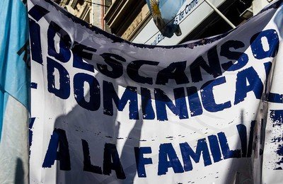Rosario experimentará desde el domingo 3 de julio la polémica aplicación de la ley de descanso dominical. Archivo