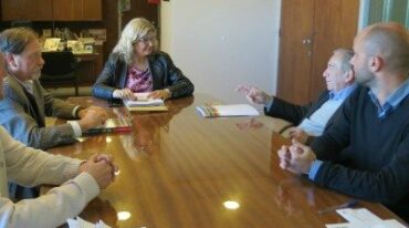 La ministra Claudia Balagué habló con directivos del ente que nuclea a los médicos. Sec. de Com. Social.