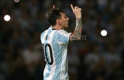 Messi le manifestó a Bauza que quiere seguir en el seleccionado. Archivo.
