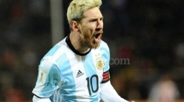 Lionel Messi ratificó su continuidad con el gol de la victoria ante los celestes. Télam.