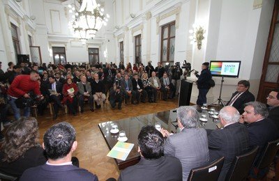 Reparación histórica. El acto se desarrolló en el salón Blanco de Casa de Gobierno