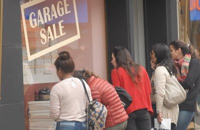 Inyección. Créditos blandos y aplazamientos en determinados pagos son algunos de los beneficios que tendrán los comercios que soliciten el certificado de emergencia. Flavio Raina