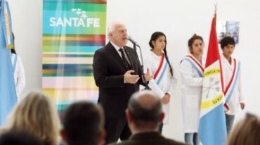 Lifschitz habla. Detrás
