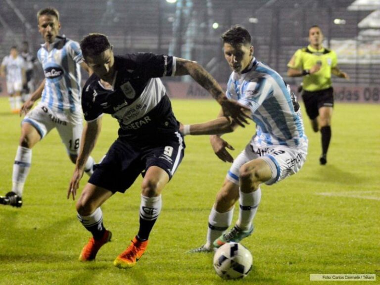 Atlético ganó por la mínima y se ubica penúltimo en la tabla de promedios. Télam.