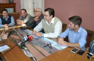 El intendente Sarasola recibio dinero para este programa de prevención del delito. Gentileza: Municipalidad de Casilda.