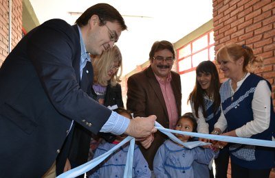 Sarasola y Balagué inauguraron esta mejora para el jardín de infantes Nueva Roma. Gentileza: Municipalidad de Casilda.