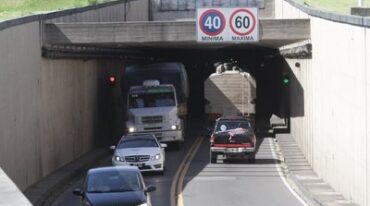 12.250. Es el número de vehículos que cruzan a diario el túnel