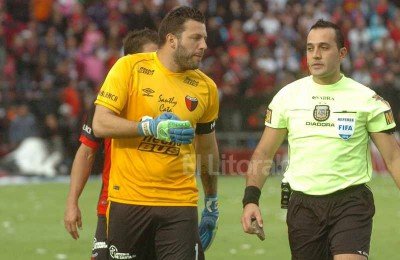 El árbitro Fernando Espinoza será el árbitro en Vélez-Colón. Archivo. Facundo Maggiolo.