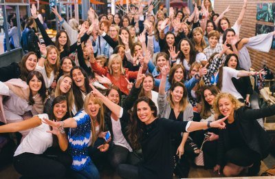 Andy Clar presentó su libro en el Alto Rosario Shopping. Gentileza: Press Group.