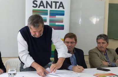 La apertura de sobres se realizó en la escuela 750 Coronel Pedro Conde de la localidad de La Penca y Caraguatá. Sec. de Com. Social.