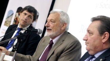 Tomar nota. Durante la reunión los ministros Silberstein (en el centro) y Genesini (derecha) asumieron que