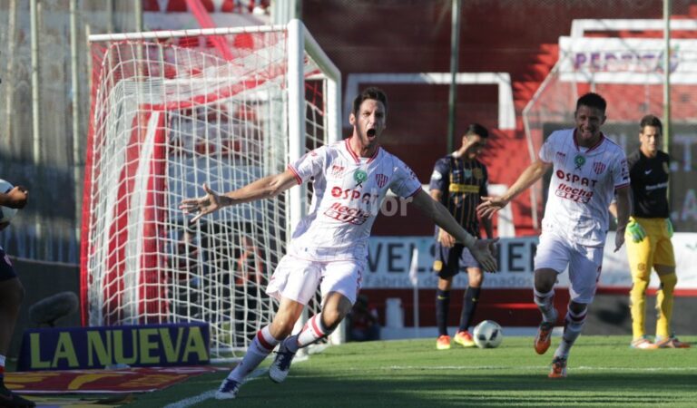 Franco Soldano festeja su gol