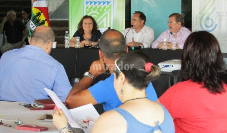 La reunión en Alvear se realizó en el Polideportivo Comunal Centenario. Gentileza: prensa ECOM.