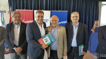 Castellano estuvo en la reunión de cierre de año de Lifschitz con intendentes y jefes de comuna. Gentileza: Municipalidad de Rafaela.