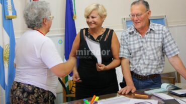 La intendenta Stella Clérici hizo la entrega formal de los fondos. Gentileza: Municipalidad de Cañada de Gómez.