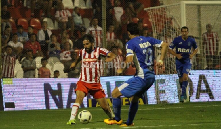Uno de los más atractivos de la fecha será el juego entre Unión y Racing en el estadio 15 de Abril de la capital provincial. Archivo/Pablo Aguirre