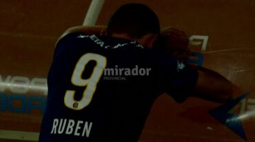 El desconcuelo de Marco Ruben y de Central es total tras la conclusión del partido. Twitter. ESPN.