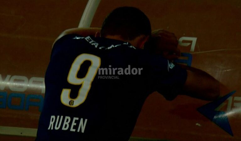 El desconcuelo de Marco Ruben y de Central es total tras la conclusión del partido. Twitter. ESPN.