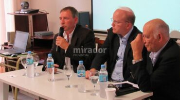 Contigiani se interesó por la situación del sector industrial en la localidad del oeste provincial. Gentileza: Municipalidad de Las Parejas.