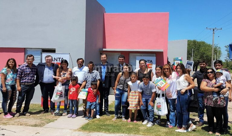 Los propietarios de las viviendas pagarán el valor del inmueble en cuotas. Sec. de Com. Social.
