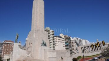 El Monumento a la Bandera es el epicentro de los festejos Archivo