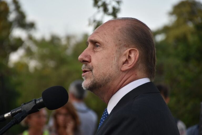El gobernador Omar Perotti. Archivo/Manuel Fabatía.