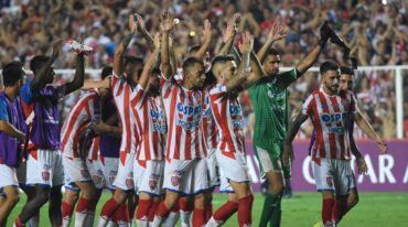 Los rojiblancos golearon y viajarán a Brasil con medio boleto a segunda fase asegurado. Pablo Aguirre.