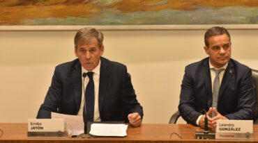El intendente santafesino Emilio Jatón brindó ayer su primer discurso para inaugurar el período de sesiones del Concejo Municipal. Mauricio Garín.