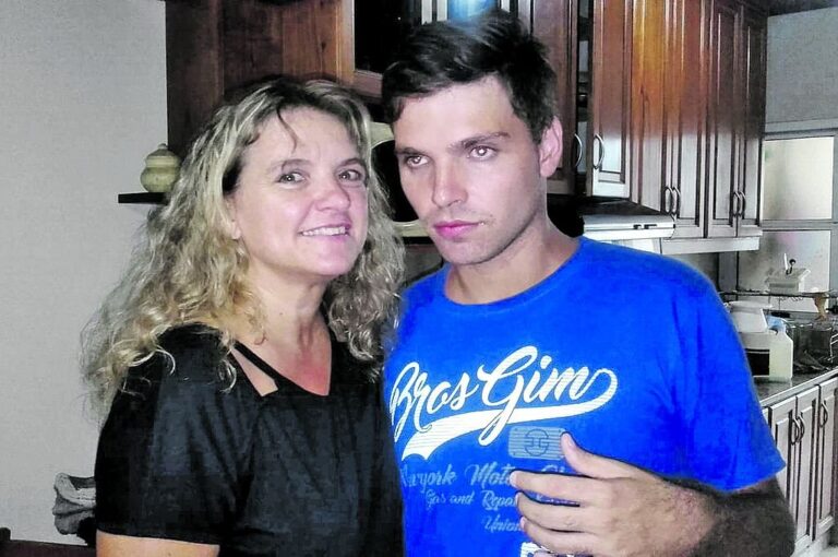 Agustín y su mamá Lourdes.