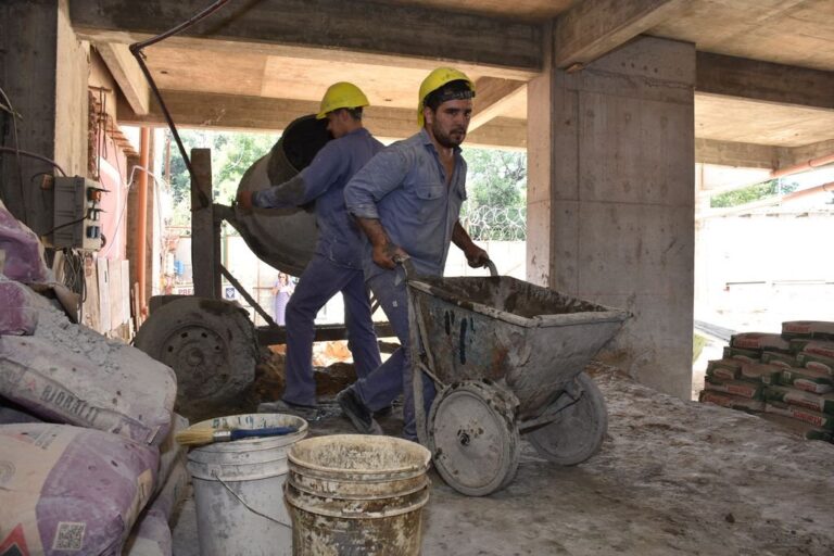 La posibilidad de habilitar obra privada en la provincia todavía está a la espera. Archivo/Guillermo Di Salvatore.