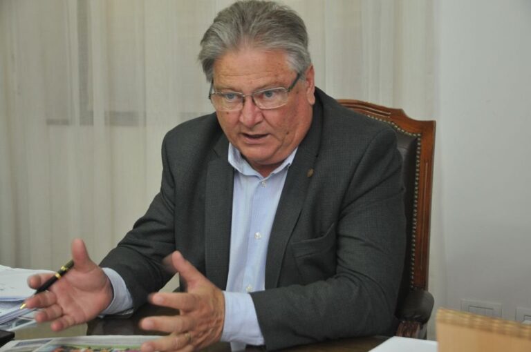 El documento está firmado por el ex vicegobernador Carlos Fascendini. Archivo.