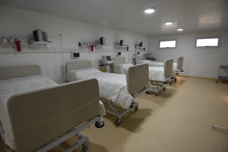 Impecable. El Hospital tiene tecnología de punta y será segura referencia para Timbúes y las localidades cercanas. Manuel Fabatía