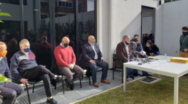 La comisión presentó su informe en uno de los patios del anexo de la Cámara de Diputados.  Gentileza: prensa Cámara de Diputados de la Provincia.