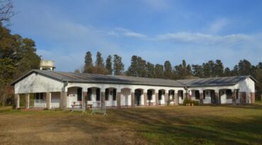 El centro de aislamiento del colegio Santa Rosa está preparado para recibir pacientes. Mirador Provincial