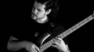 "Soy de escuchar bajistas de diversos estilos porque esa fue siempre mi forma de estudiar y seguir creciendo en el instrumento