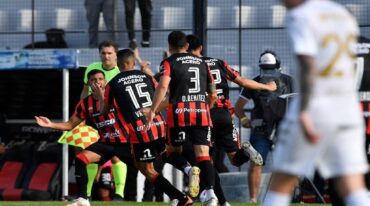 Patronato con la idea de levantar en el campeonato y su casa.  Jano Colcerniani