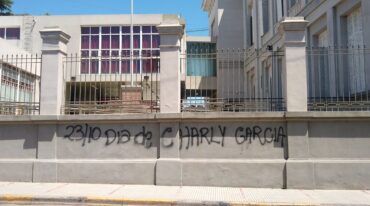 Una pared pintada en Paraná propone también un homenaje al músico. Aldana Badano