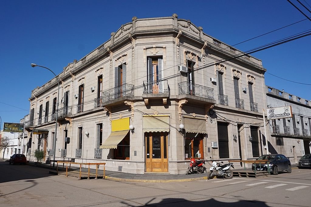 Hotel Ferreccio y restaurant Genovés