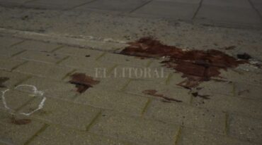 Los rastros de sangre que quedaron en la zona de Blas Parera y Florencio Fernández