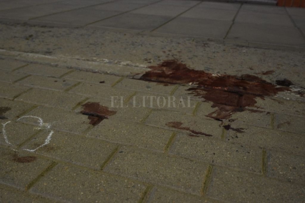 Los rastros de sangre que quedaron en la zona de Blas Parera y Florencio Fernández
